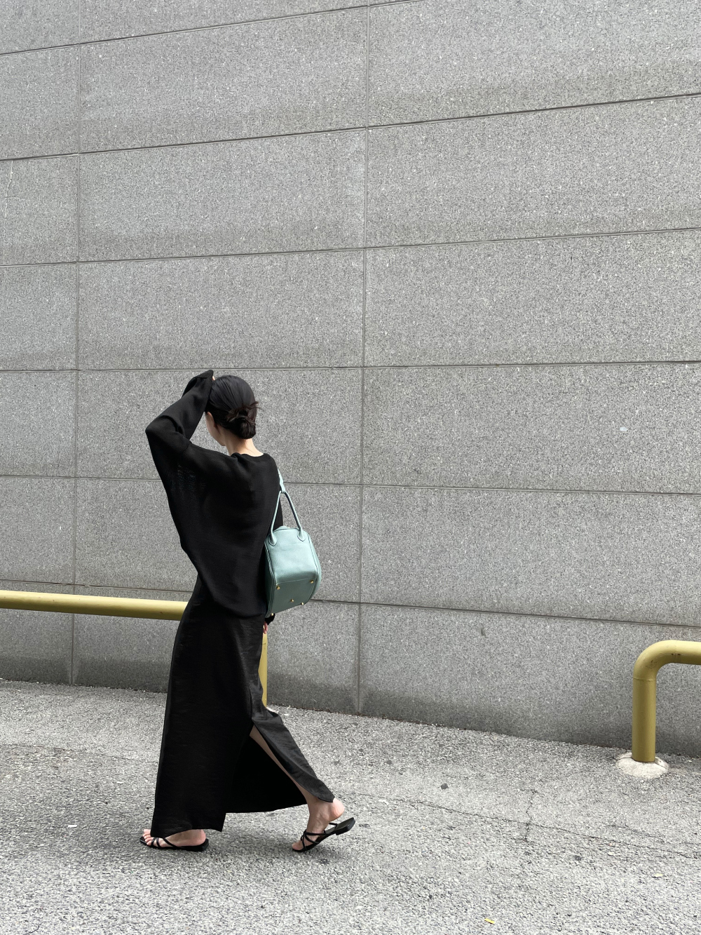 치마 모델 착용 이미지-S6L46